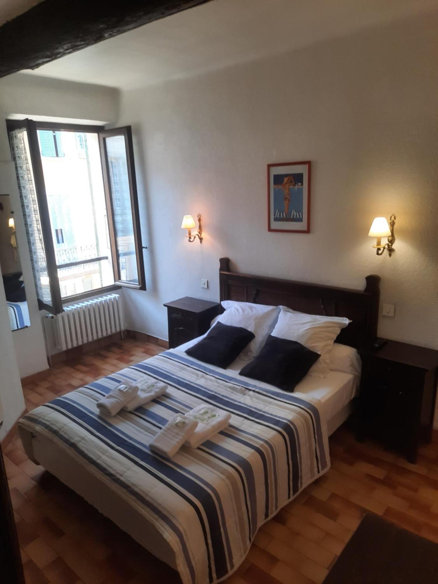 דינייה-לה-בן Hotel Central מראה חיצוני תמונה